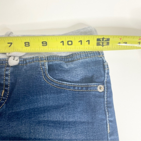 Girls Justice Pull On Stretch Denim Jean Shorts Elastic Waist Size 10 Light Wash - Picture 4 of 5